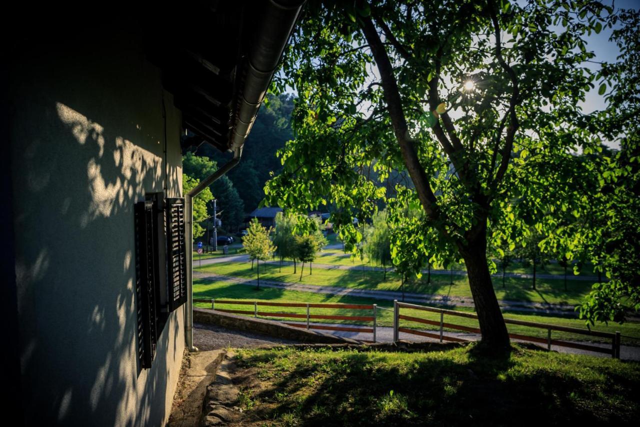 Kuca Za Odmor, Ferienhaus, Holiday Home Rugas Orahovica Buitenkant foto