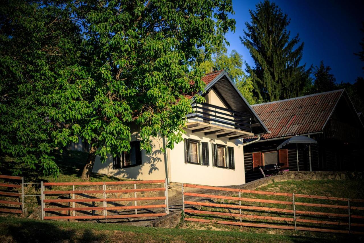 Kuca Za Odmor, Ferienhaus, Holiday Home Rugas Orahovica Buitenkant foto